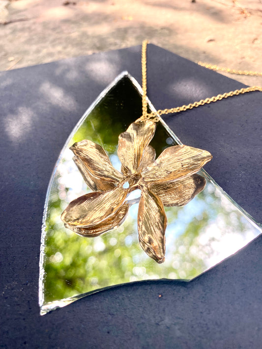 Pendentif Fleur de Laurier